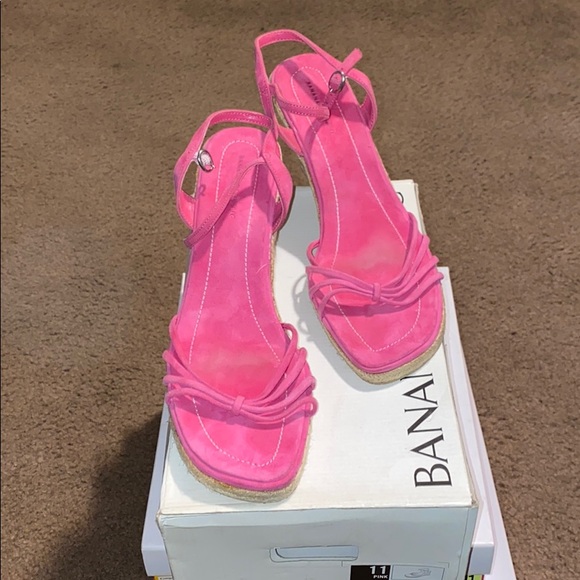VINTAGE Banana Republic Size 11 Wedge Sandals - Picture 2 of 4
